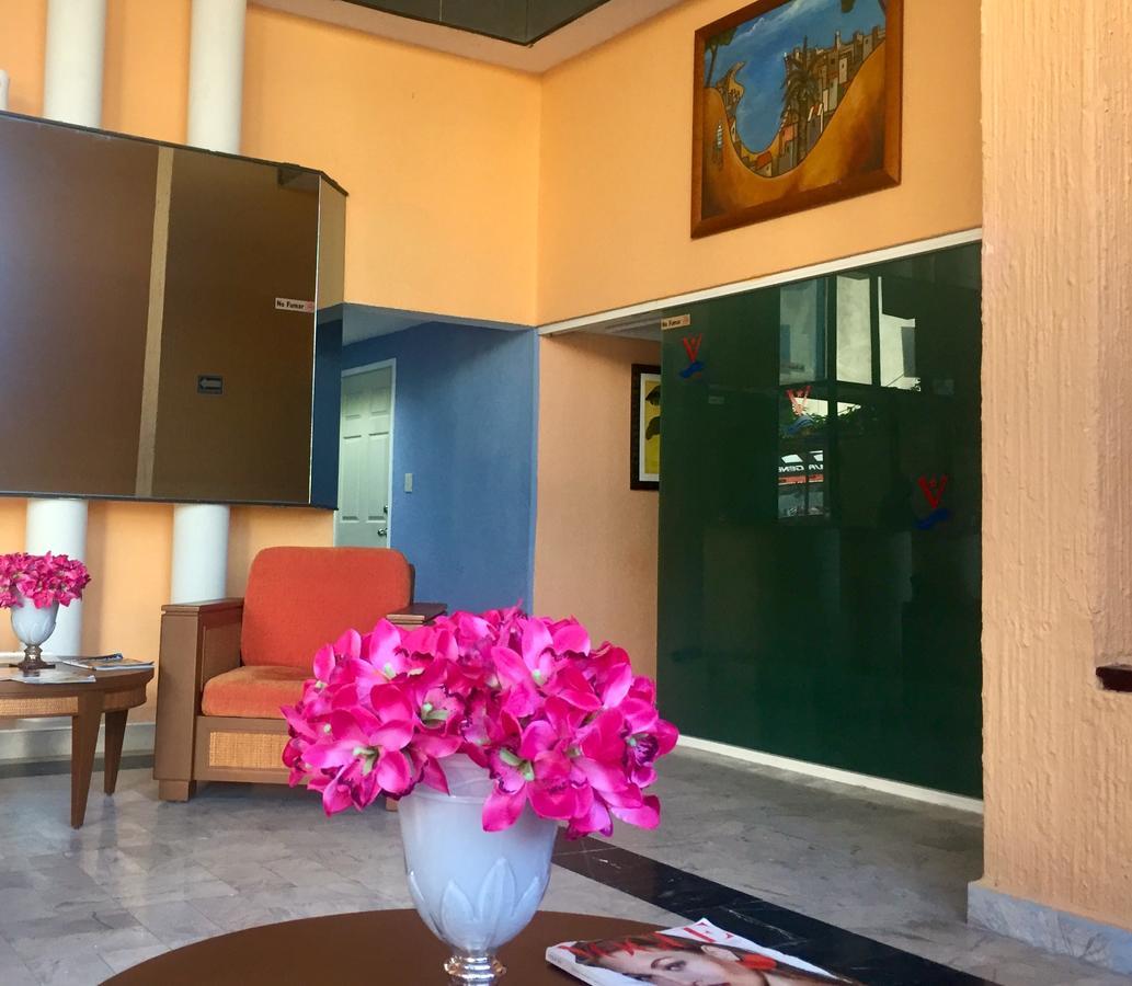 Hotel Versalles Suites Канкун Экстерьер фото