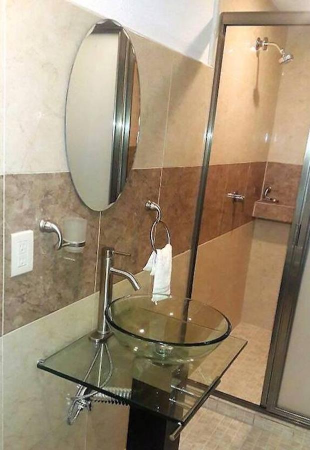 Hotel Versalles Suites Канкун Экстерьер фото