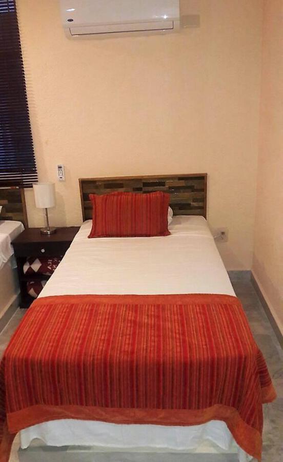 Hotel Versalles Suites Канкун Экстерьер фото
