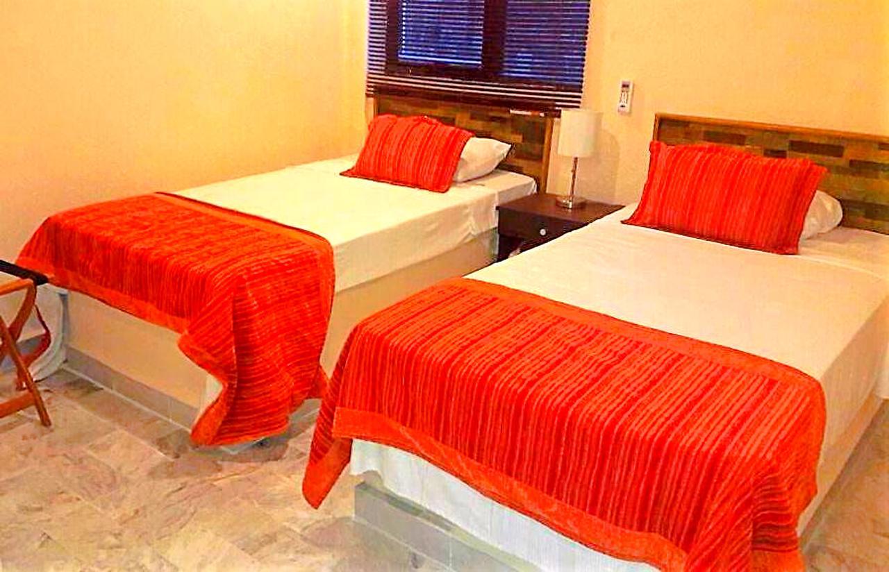 Hotel Versalles Suites Канкун Экстерьер фото