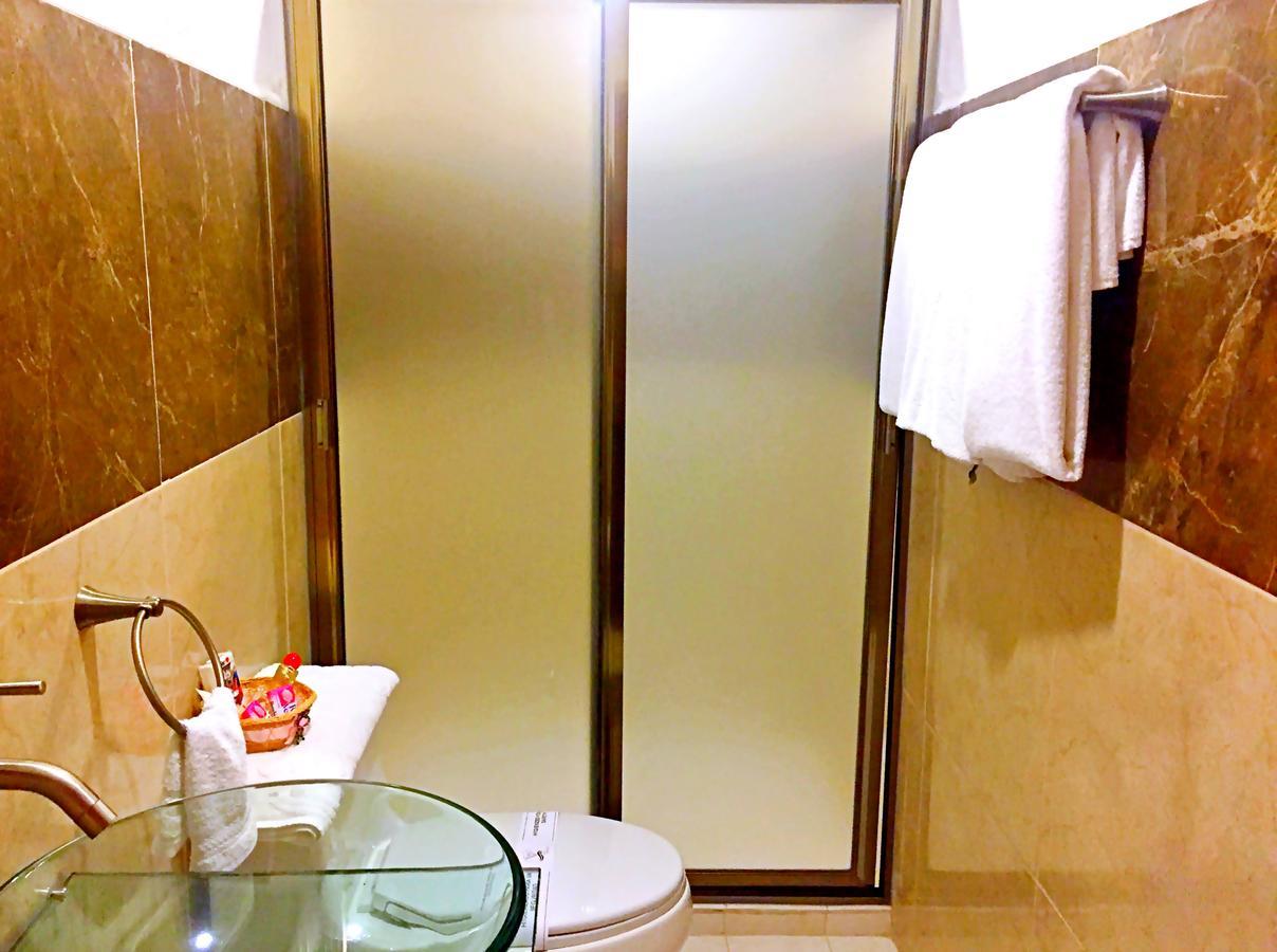 Hotel Versalles Suites Канкун Экстерьер фото
