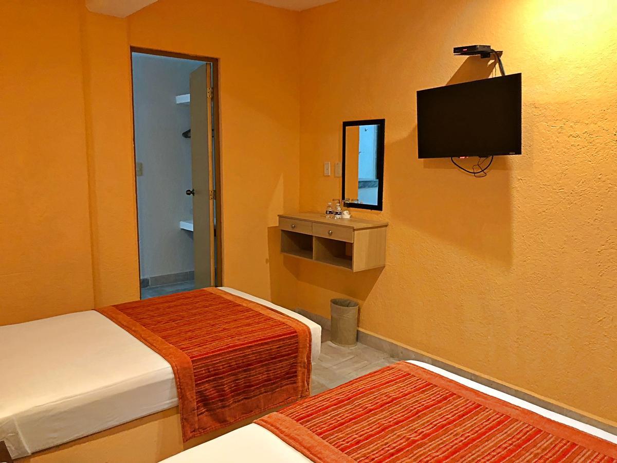 Hotel Versalles Suites Канкун Экстерьер фото